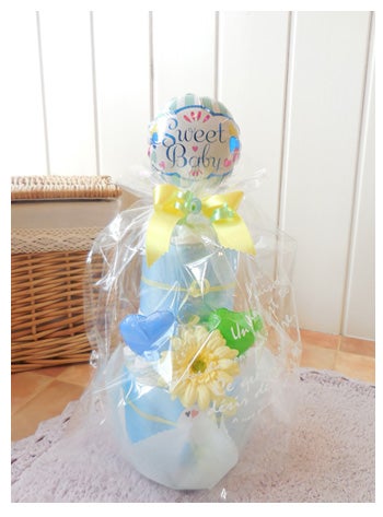 プチサイズのおむつケーキ☆ご出産お祝いや、出産前のベイビーシャワー